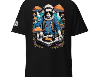 Rave Outfit | Rave T-Shirt | Psy Astronaut | CATSONDRUGS.COM | Techno T-Shirt | Rave Wear | Rave Clothing | Rave Fashion | Techno Wear