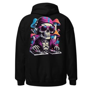 Abbigliamento Rave | Felpa con cappuccio Rave | Teschio da DJ psichedelico | CATSONDRUGS.COM | Felpa con cappuccio Techno | Abbigliamento Rave | Abbigliamento Rave | Moda Rave | Abbigliamento Techno