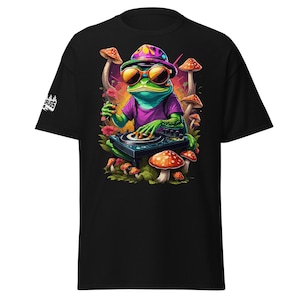 Psychedelic Outfit | Psychedelic T-Shirt | Psychedelic Frog | CATSONDRUGS.COM | Trippy T-Shirt | Psychedelic Wear | Psychedelic Clothing