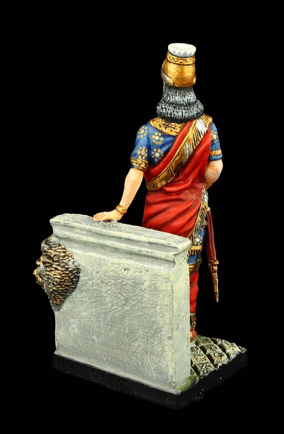 Figurine Peinte 75mm – Sennachérib Roi D’Assyrie Et Babylone Par Attica Miniatures (Prévente)