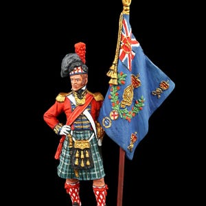 Tin soldier Collectible Officer with Standard, 42nd (Royal Highland) Regiment of Foot, Great Britain, 1806-15  54 mm  Napoleonic Wars