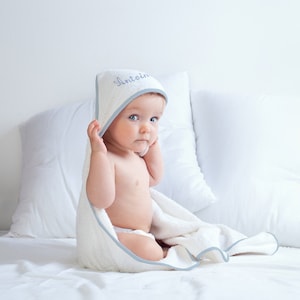 Personalized sponge bath cape