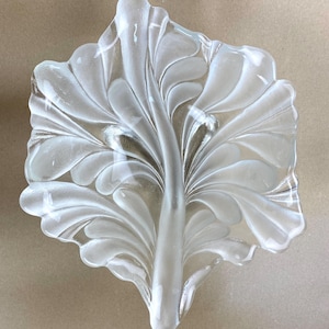 Vintage Mikasa Rhapsody frosted glass leaf art bowl 12 3/4”