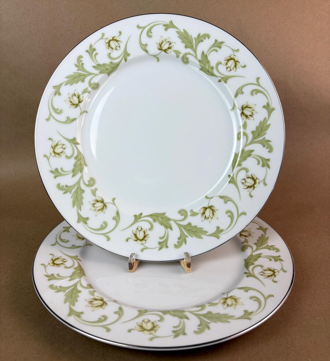Mikasa Trousseau Dinner Plates (set of 2): Green Floral Silver