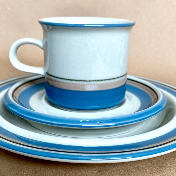 Arabia Finland Uhtua small coffee/espresso cup with saucer and cake plate