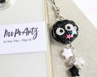 Kawaii Studio Ghibli Anime-inspirerad glittrande sotsprite med svartvita silverskimmande stjärnor telefonberlock nyckelring, nyckelring för telefon, väskor