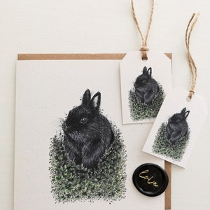 Zwart konijn wenskaart, handgemaakte lege wenskaart van mijn originele kunstwerk. Gratis 2 x bijpassende cadeaukaartjes + handgemaakte lakzegelsticker