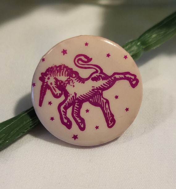 Vintage Unicorn Pinback Pin Pink and Purple Circa… - image 1