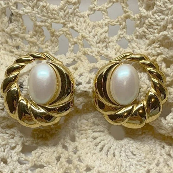 Vintage Richelieu Signed Iridescent Pearl Clip on Earrings Goldtone Statement