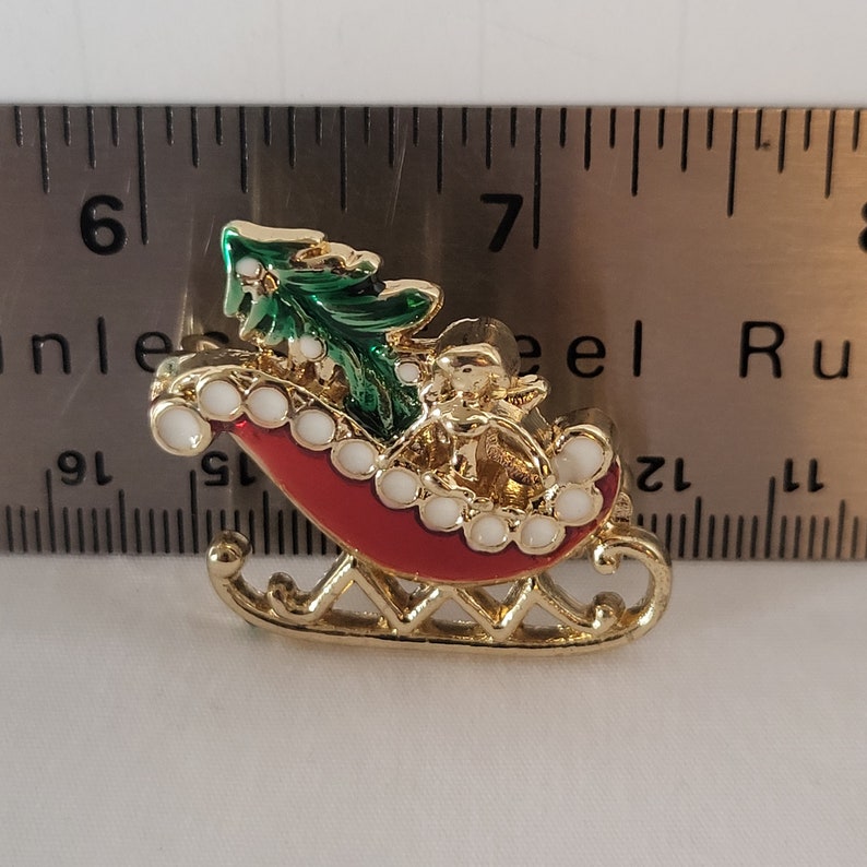 Lux Accessories Vintage Santa Christmas Brooch Pin – Red & Green Enamel Holiday Jewelry