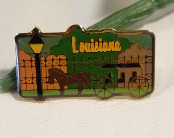 Vintage Louisiana Enamel Tack Pin Brooch Horse Drawn Carriage Street Lamp