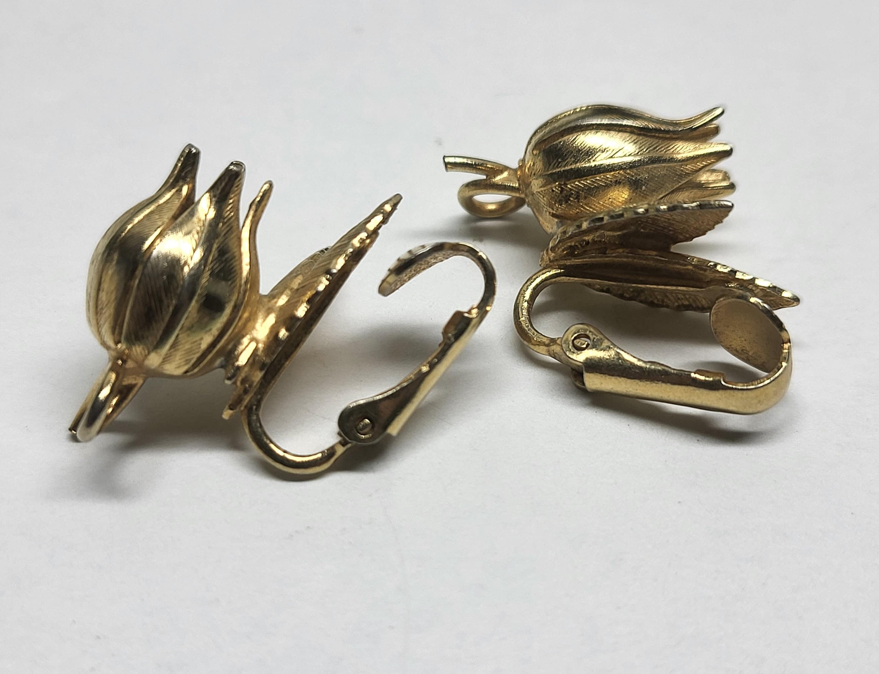 Orecchini vintage a fiore Oro e zirconi | Historian Lugano Orecchini vintage a fiore Oro e zirconi | Historian Lugano