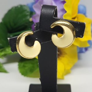 Vintage Swirl Clip On Earrings Bright Gold Tone and Beige Enamel Circa 1970s