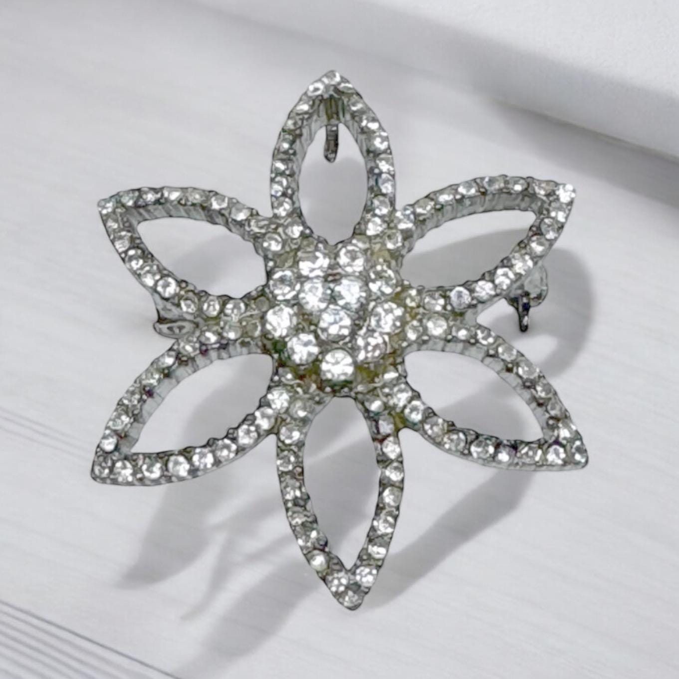 Broche Fantaisie Vintage Rose - Motif Fleur Ou étoile Avec Strass En Verre - En Métal - Occasion