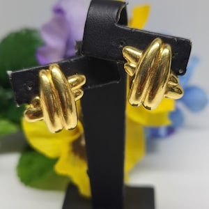 Vintage Signed Napier Criss Cross Earrings Bright Gold Tone X-Shape Circa 1980s