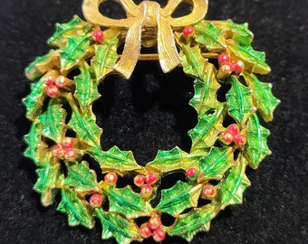 Vintage Enamel Christmas Wreath Brooch Pin Circa 1970s