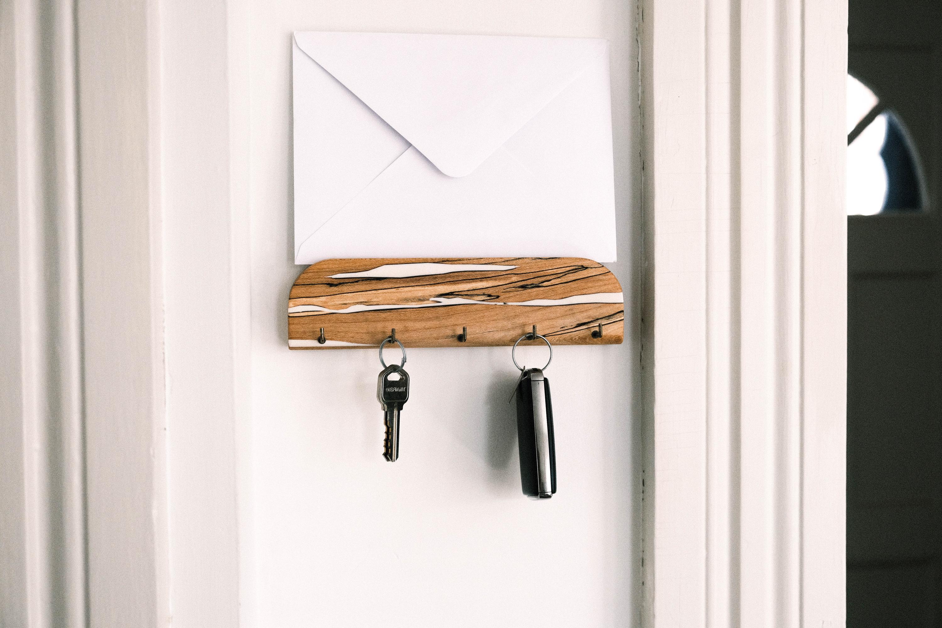 Key Rack Simple Design Modern Minimalist Key Rack With Warm Organic Resin Accents, Entryway ...