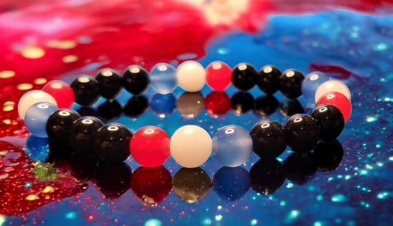 7 1/2" Patriotic Stretch Bracelet - Red Jade/White Jade/Sapphire Blue Agate/Black Agate