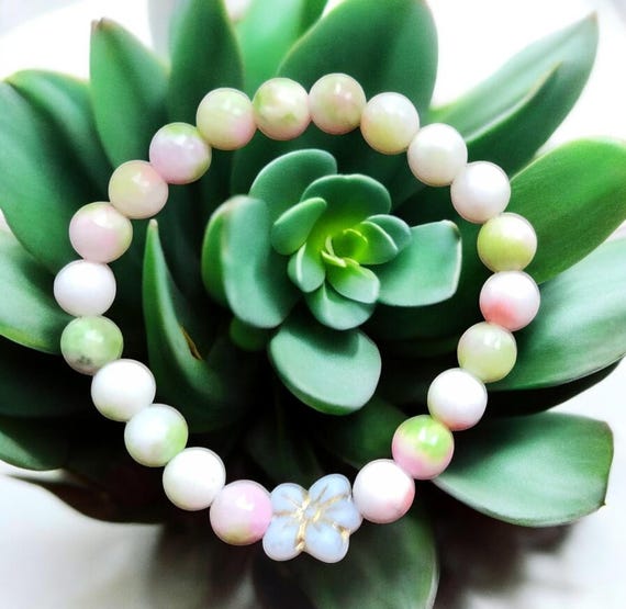 7" Dyed Jade w/White Czech Glass Flower w/Gold Tone Finish
