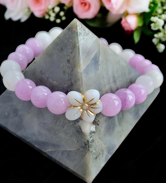 7 1/2" Lavender Quartz (Dyed) - 8mm/White Jade - 8mm w/Czech Glass Flower