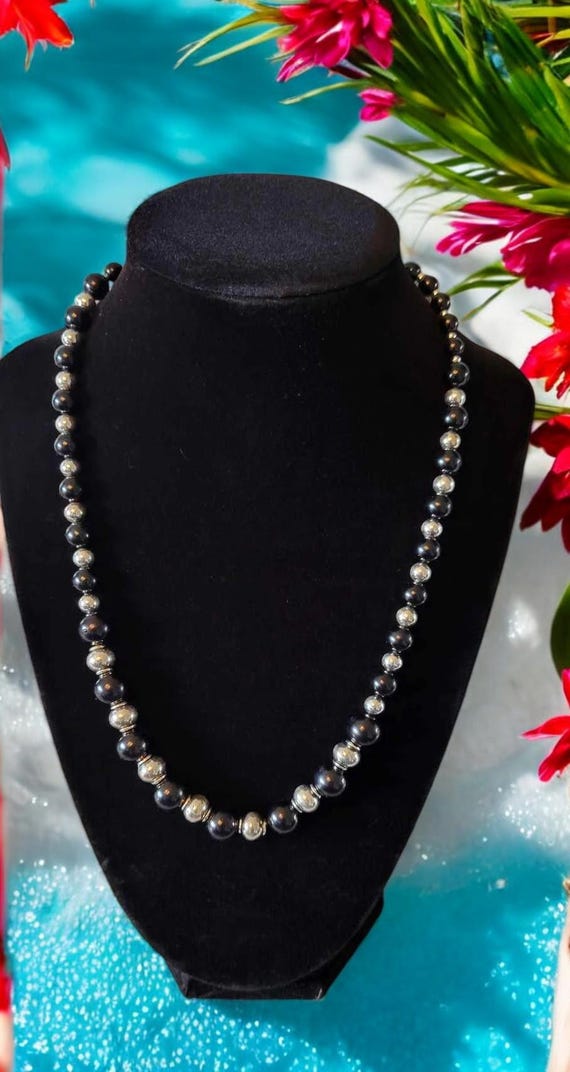 19" Black Pearl Glass and Silver Tone Beaded Necklace