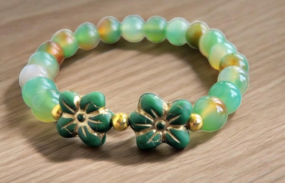 7" Parrot Green Fire Agate (8mm) Stretch Bracelet w/Czech Glass Flowers