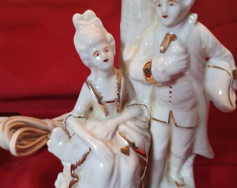 Working Vintage Courting Couple Boudoir Lamp. White with Gold Trim. Made in Japan.