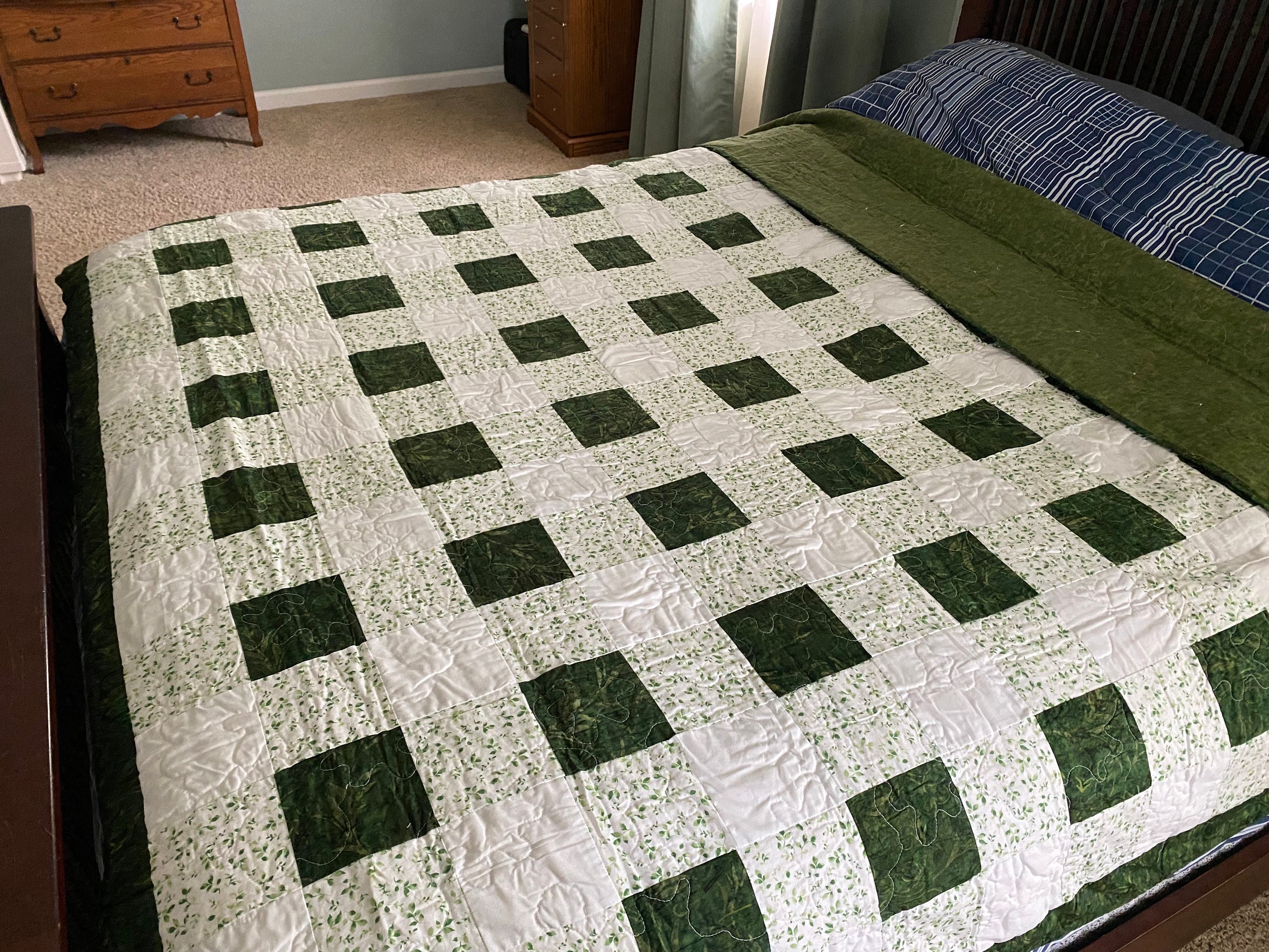 Green & White Checkerboard Pattern Quilt – Twin / Throw Size – Floral ...