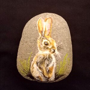 Malerei auf Stein. Hase 2023