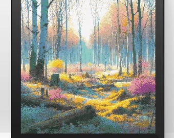 Puede incluir: Una pintura digital de una escena de bosque con árboles altos y un camino que conduce a través del bosque. Los árboles están principalmente desnudos, pero algunos tienen algunas hojas restantes. El suelo está cubierto por una capa de hojas caídas y hay una luz suave que brilla a través de los árboles.
