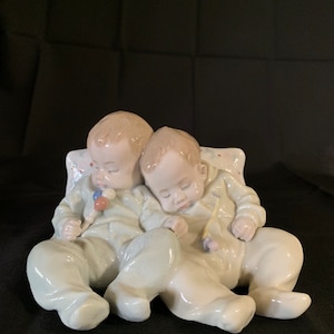 リヤドロ 赤ちゃんの夢 5772 LLADRO LITTLE DREAMERS リヤドロ 赤ちゃんの夢 5772 LLADRO LITTLE DREAMERS - メルカリ
