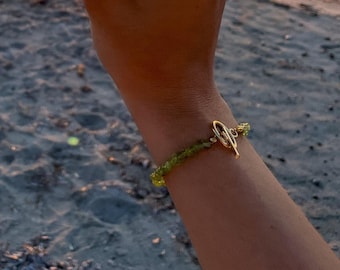 Gemstone bracelet made of peridot gemstones