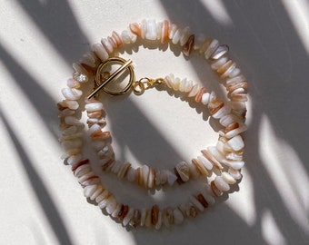 Collier ras du cou blanc