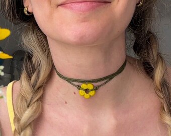 Wikkel bloem choker