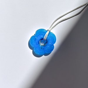 Collar con colgante de flores Fleur Bleue Light Silver Thread