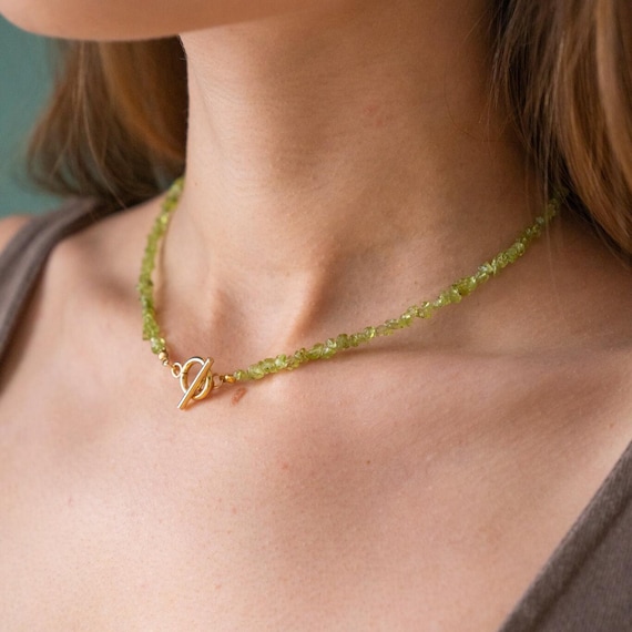Gemstone Choker Necklace made of peridot gemstones