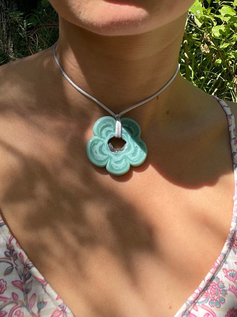 Collar con colgante de flores Fleur Bleue imagen 3