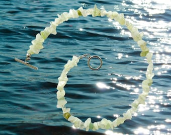 Gemstone Choker Necklace made of jade gemstones