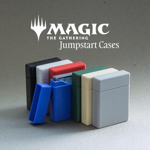 Caja de mazos con tapa a presión (paquete de 2) / Pequeña/Jumpstart. Capacidad para 20 cartas con fundas (Magic the Gathering, Pokémon, Yu-Gi-Oh!, TCG).