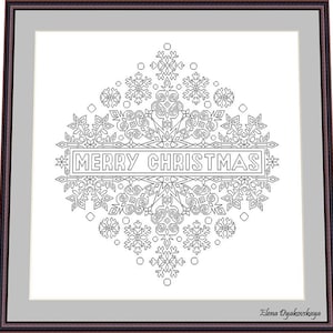 Puede incluir: Obra de arte en blanco y negro enmarcada con temática navideña. El diseño presenta una pancarta central con la inscripción "MERRY CHRISTMAS" rodeada de intrincados patrones de copos de nieve y ornamentales. La obra está sobre un fondo blanco.