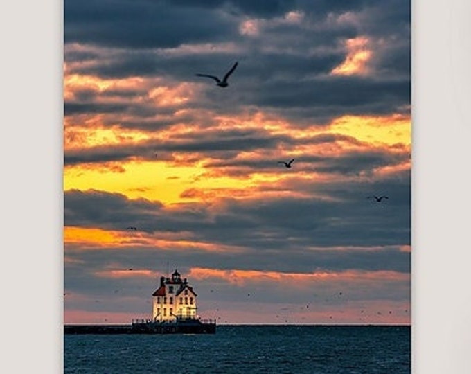 Lorain Harbor Lighthouse - Lorain, OH | Lighthouse | Lake Erie | Sunset Photography | Nature Photos |  Wall Art | Fine art prints | Seagulls