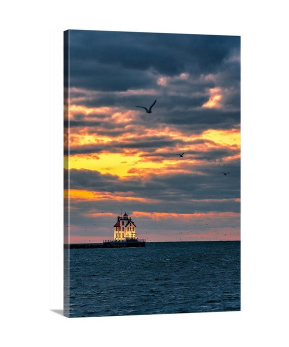 Lorain Harbor Lighthouse Canvas (Ready to Hang) - Lorain, OH