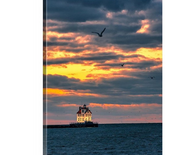 Lorain Harbor Lighthouse Canvas (Ready to Hang) | Lorain, OH | Lighthouse | Lake Erie | Sunset Photography | Nature Photos | Ohio Wall Art