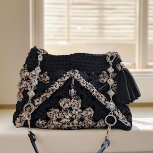 Crochet Boho Shoulder Bag: T-Shirt Yarn, Granny Square Purse