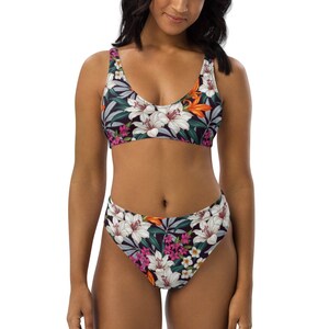 Conjunto de bikini de cintura alta de lirio floral sostenible