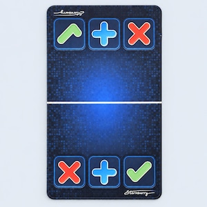 Op de afbeelding: Een rechthoekige donkerblauwe mat met een gepixeld patroon en een centrale witte horizontale lijn. Het bevat twee sets van drie vierkante iconen: een groen vinkje, een lichtblauw plusteken en een rode X. De merknaam Stormberry staat er twee keer op.