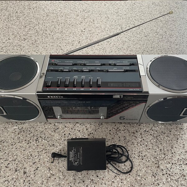 Sanyo M7735 6 Speaker AM/FM Stereo Radio Cassette Recorder