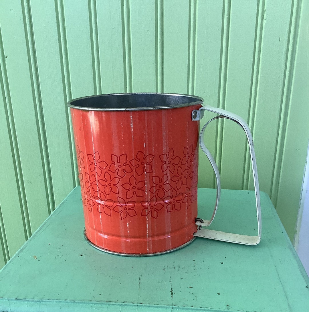 Sifter Colored Androck Flour Sifter/midcentury/red Orange Color/flower Pattern/white ...