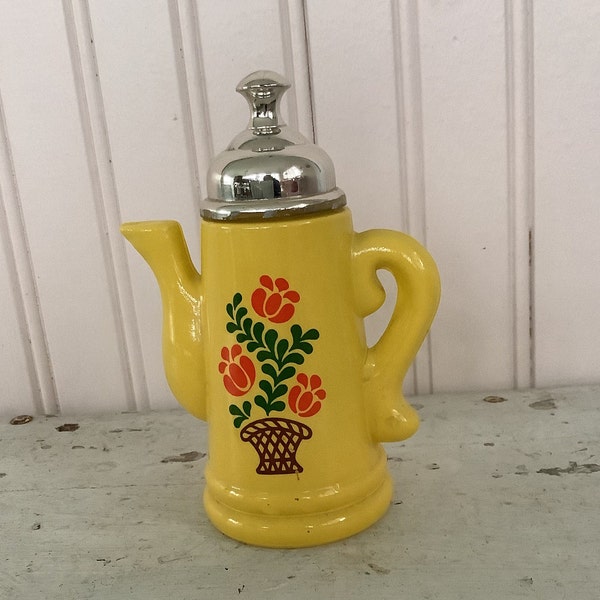 Vintage Avon Koffee Klatch Tea Pot Perfume Bottle/Empty Bottle/4 in H/Excellent condition/1970’s Nostalgia