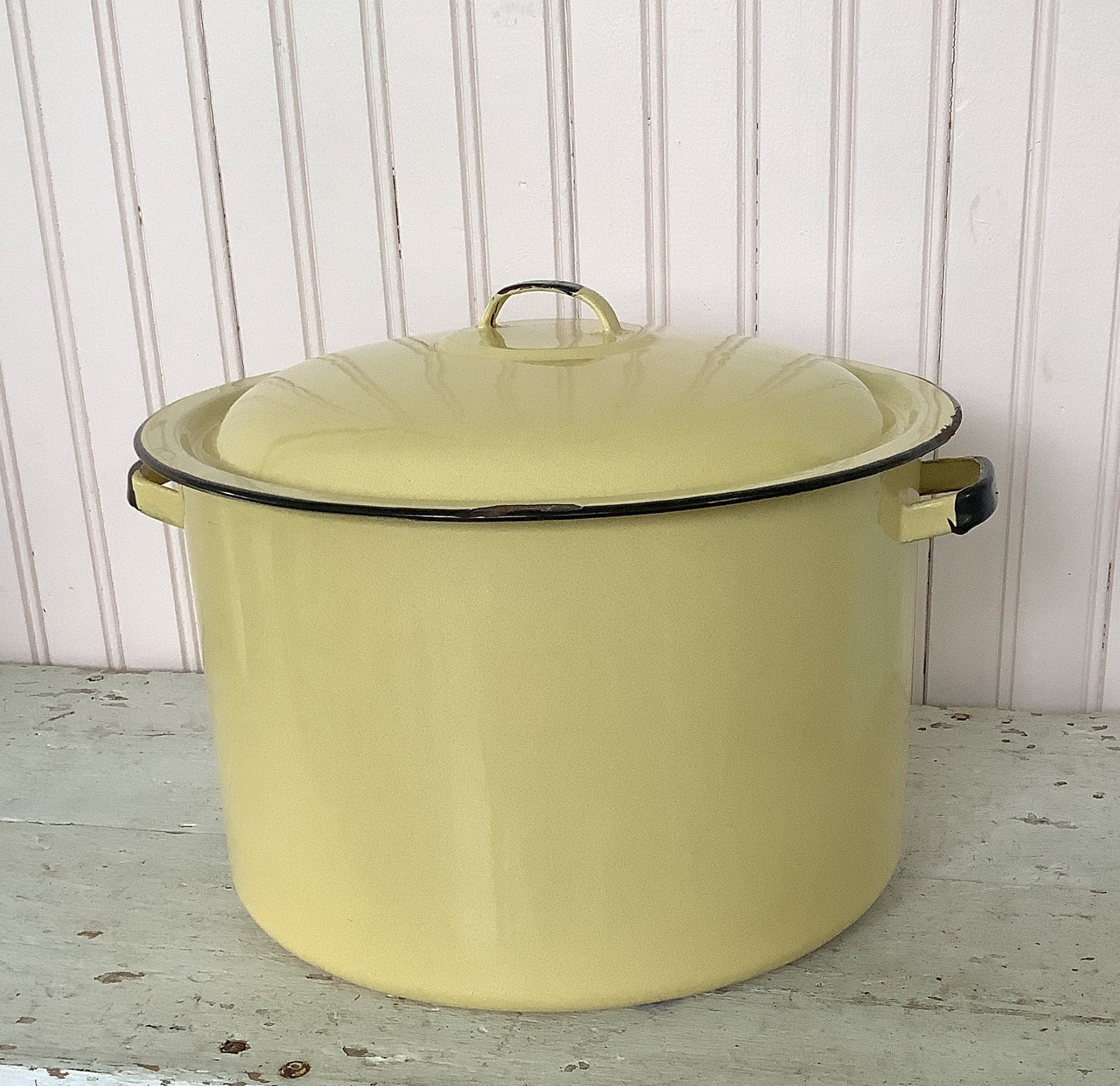 Large Nacco Denmark Yellow Enamelware Cast Iron 4 Qt Stock Pot Lid, Vintage  Michael Lax Style Oval Dutch Oven, Retro Cookware Kitchen Decor 